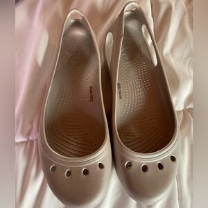 Crocs ladies slip on shoes! SIZE 8! Grey in color! Preowned..